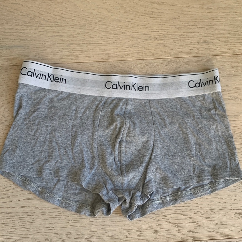 Calvin Klein Men's Light Gray Boxer Briefs